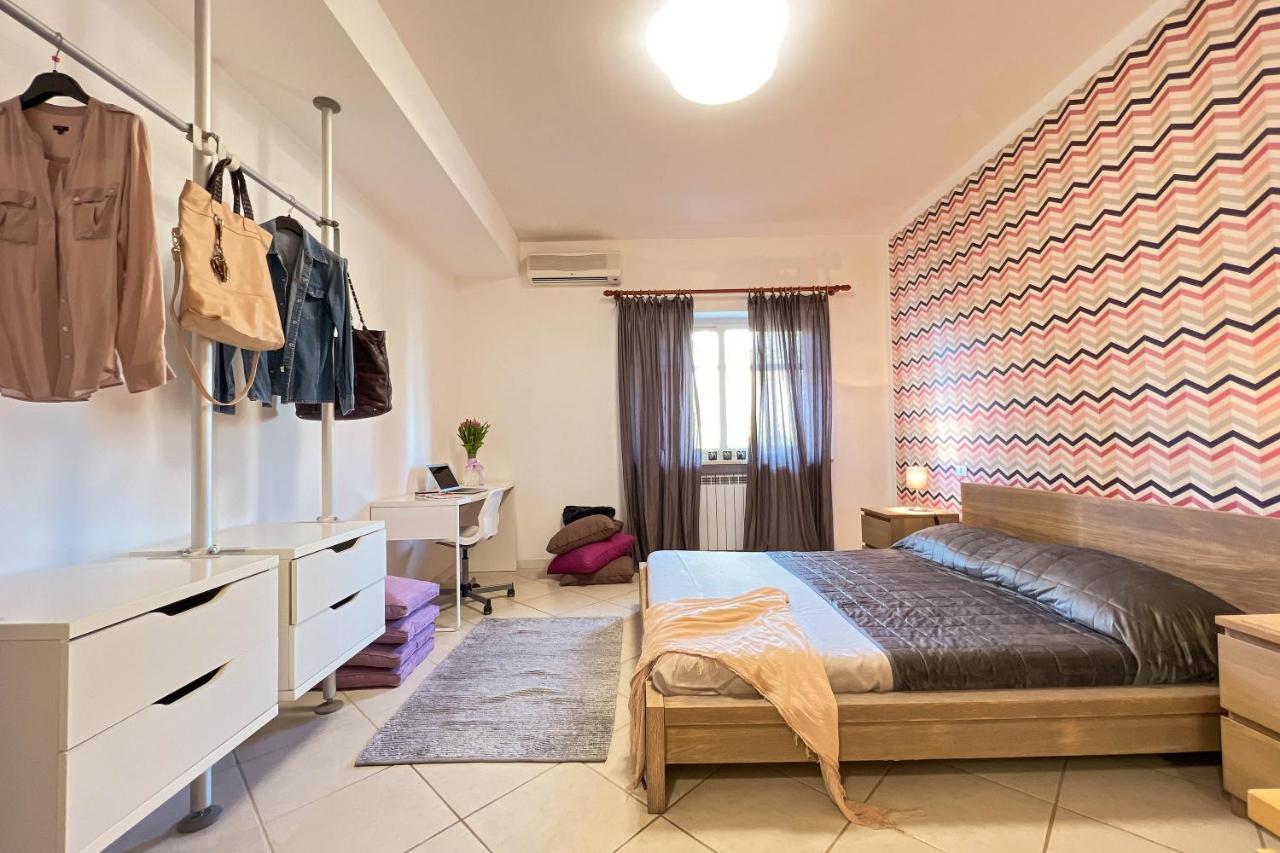 Livingapple Apartment Scauri  Exterior foto