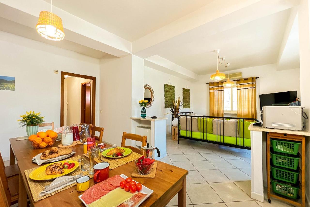 Livingapple Apartment Scauri  Exterior foto