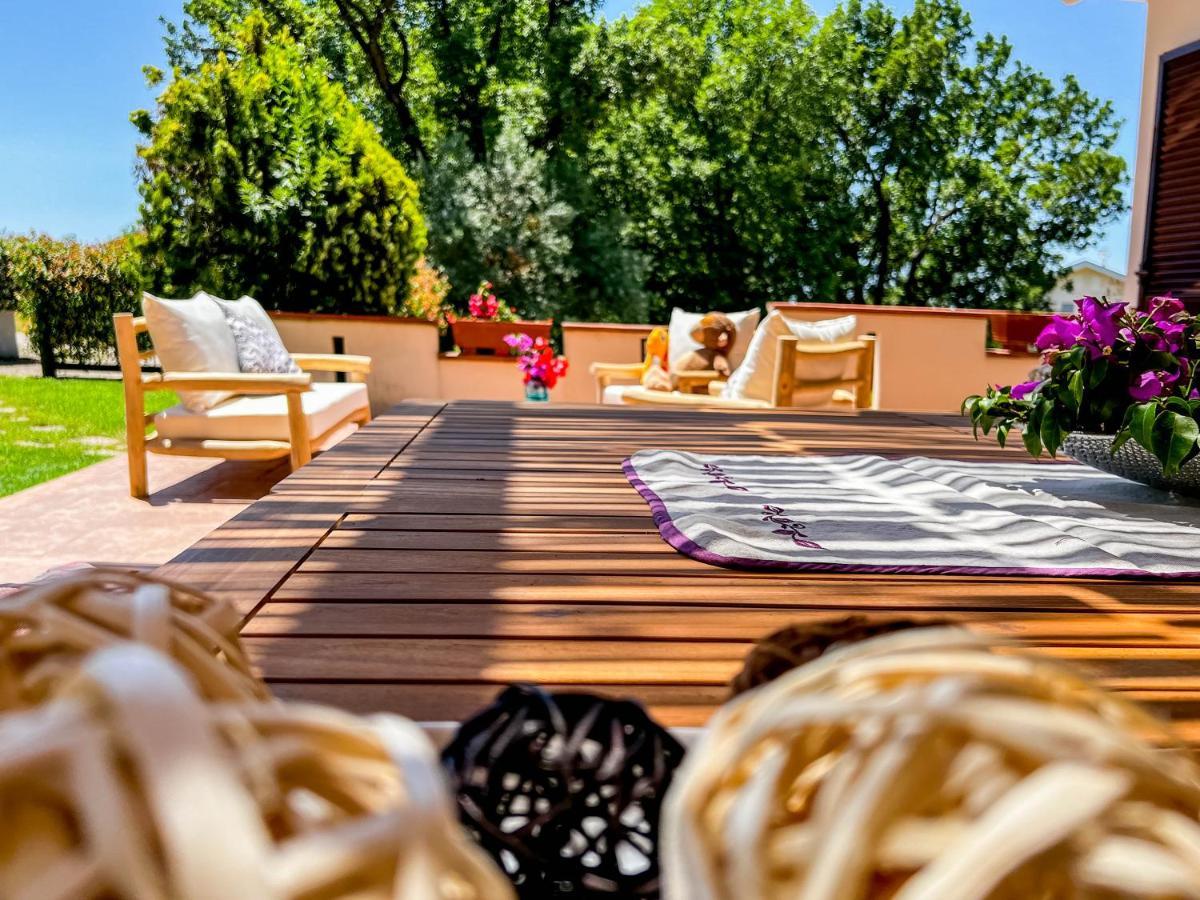 Livingapple Apartment Scauri  Exterior foto