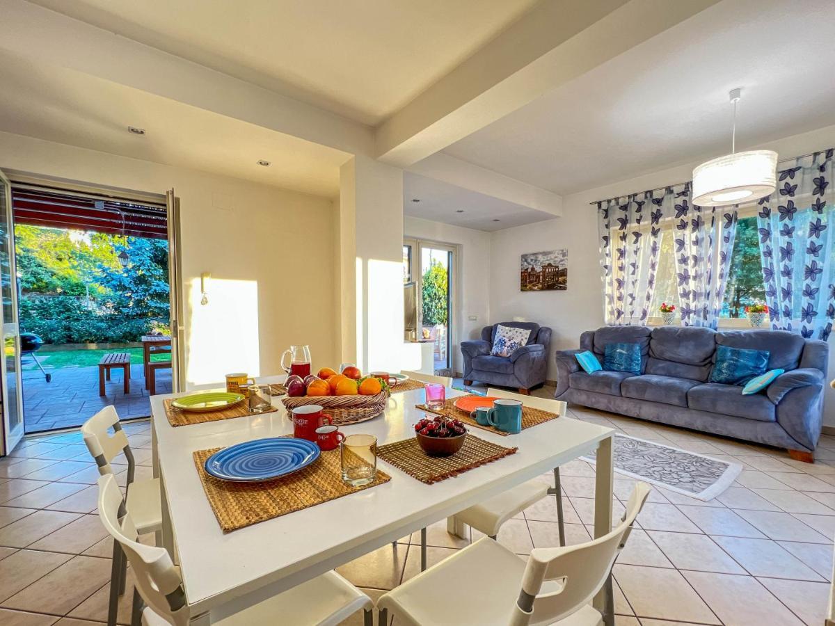 Livingapple Apartment Scauri  Exterior foto