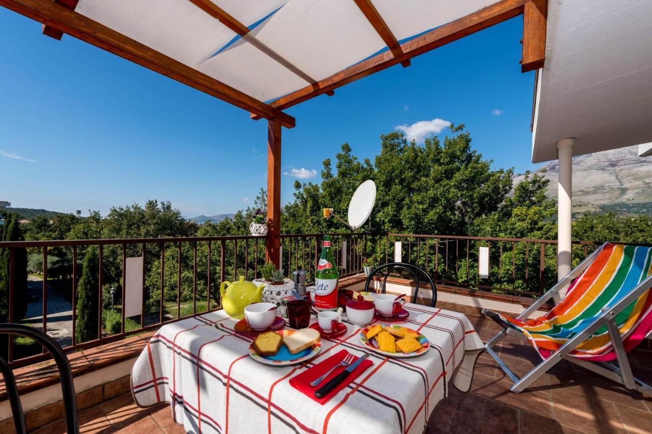 Livingapple Apartment Scauri  Exterior foto