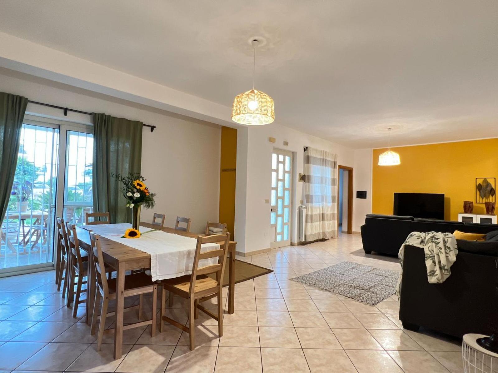 Livingapple Apartment Scauri  Exterior foto