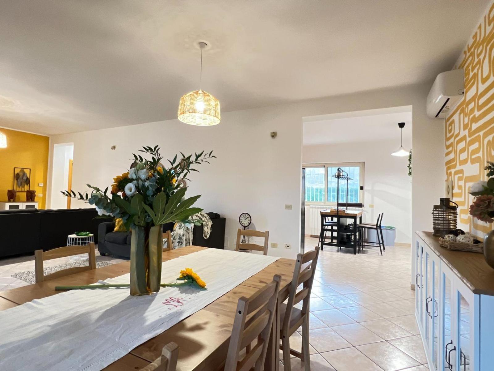 Livingapple Apartment Scauri  Exterior foto
