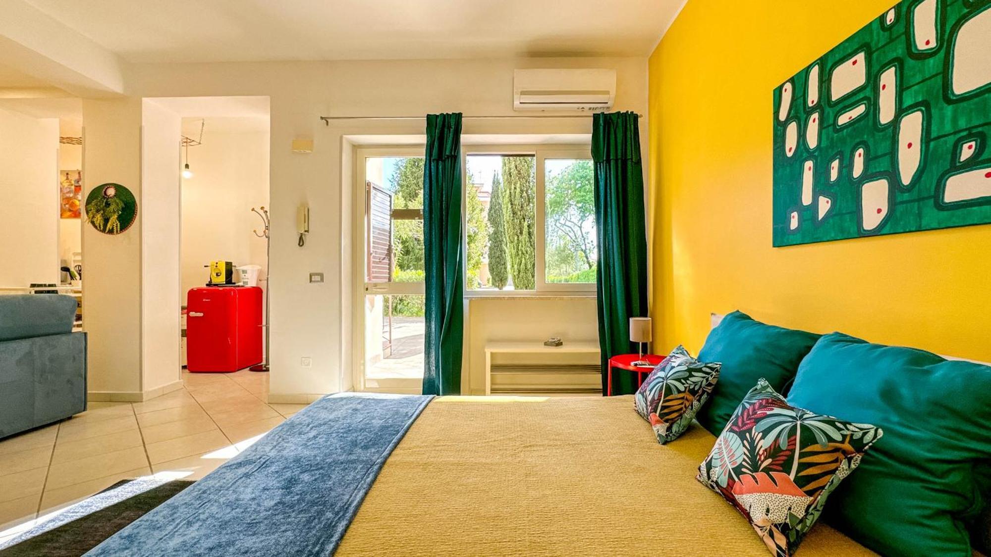 Livingapple Apartment Scauri  Exterior foto